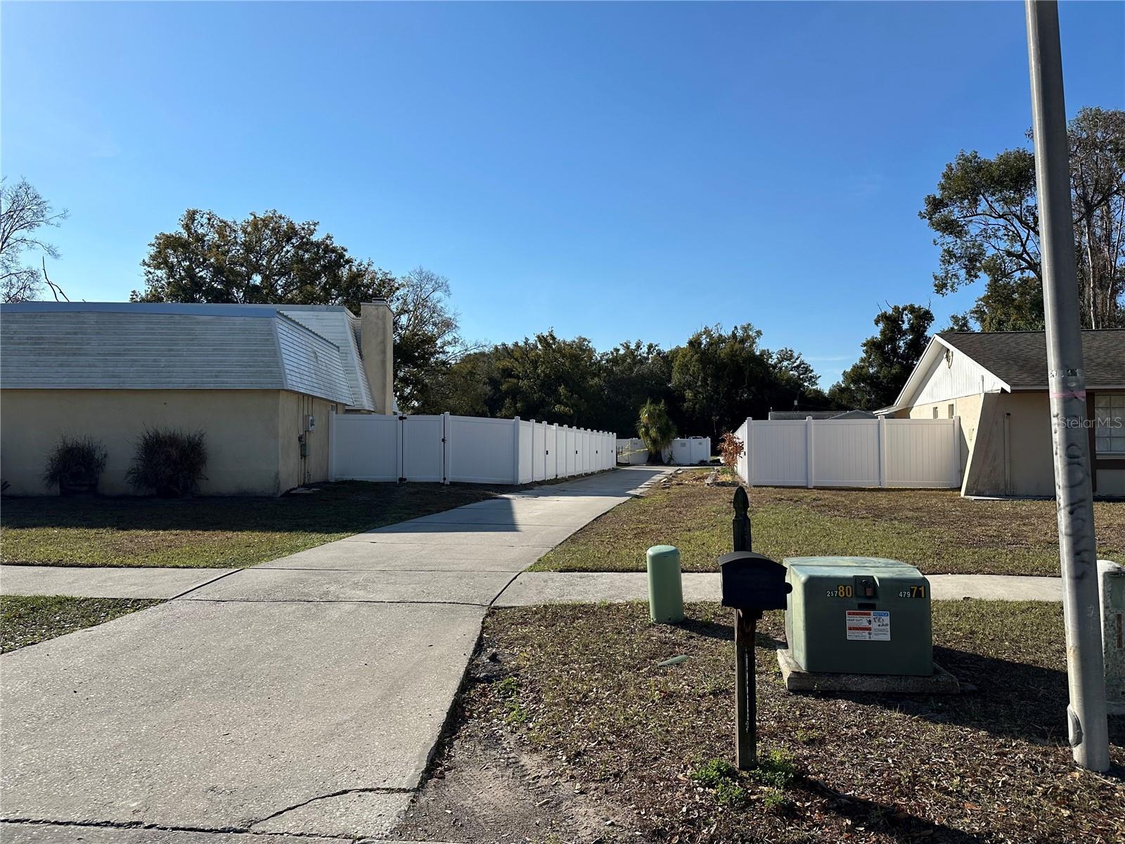 Listing photo id 5 for Sunrise Drive