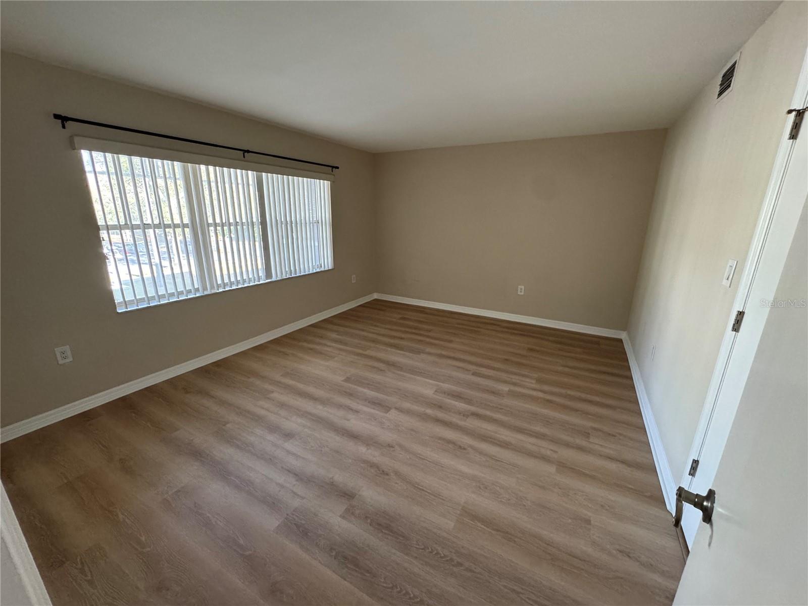 Image 6 of 19 For 2599 Dolly Bay Drive 207