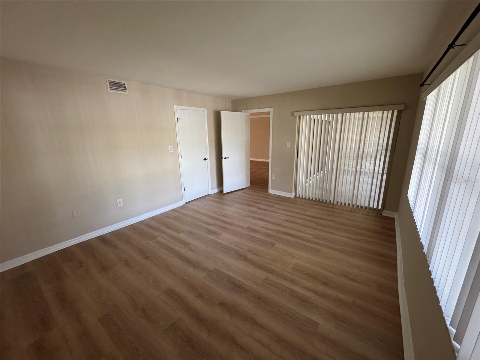 Image 7 of 19 For 2599 Dolly Bay Drive 207