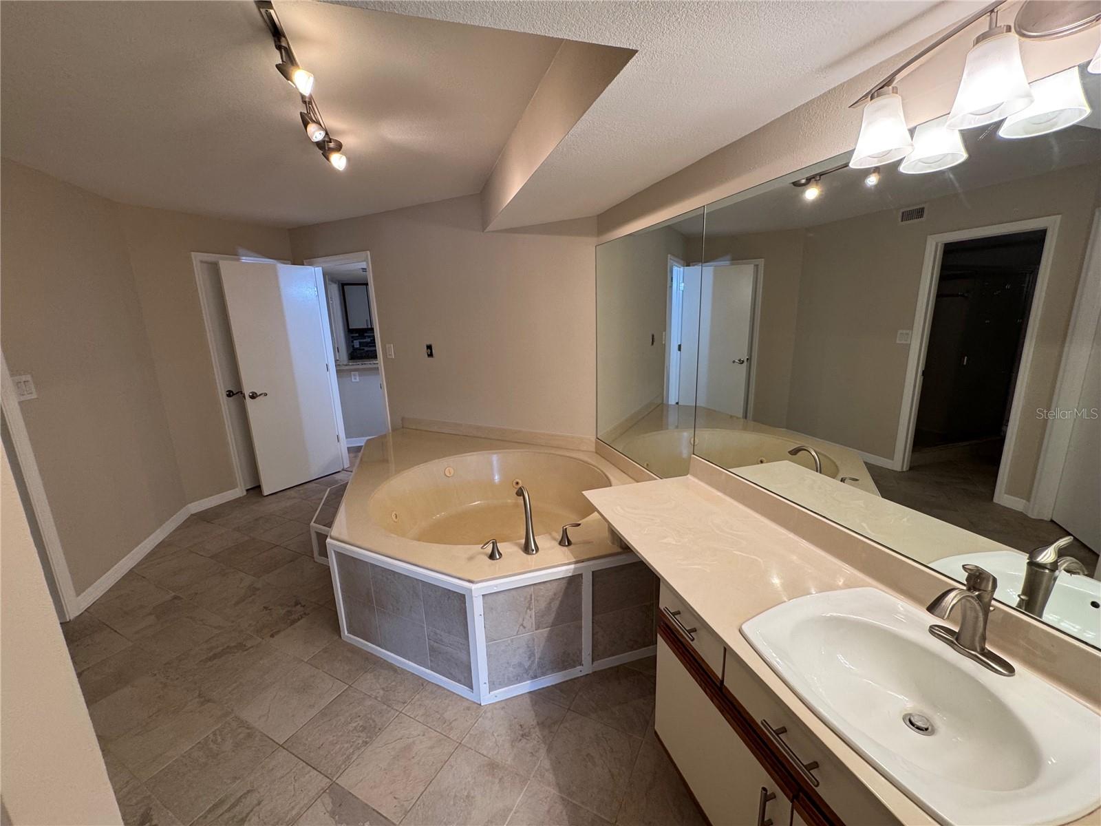 Image 8 of 19 For 2599 Dolly Bay Drive 207