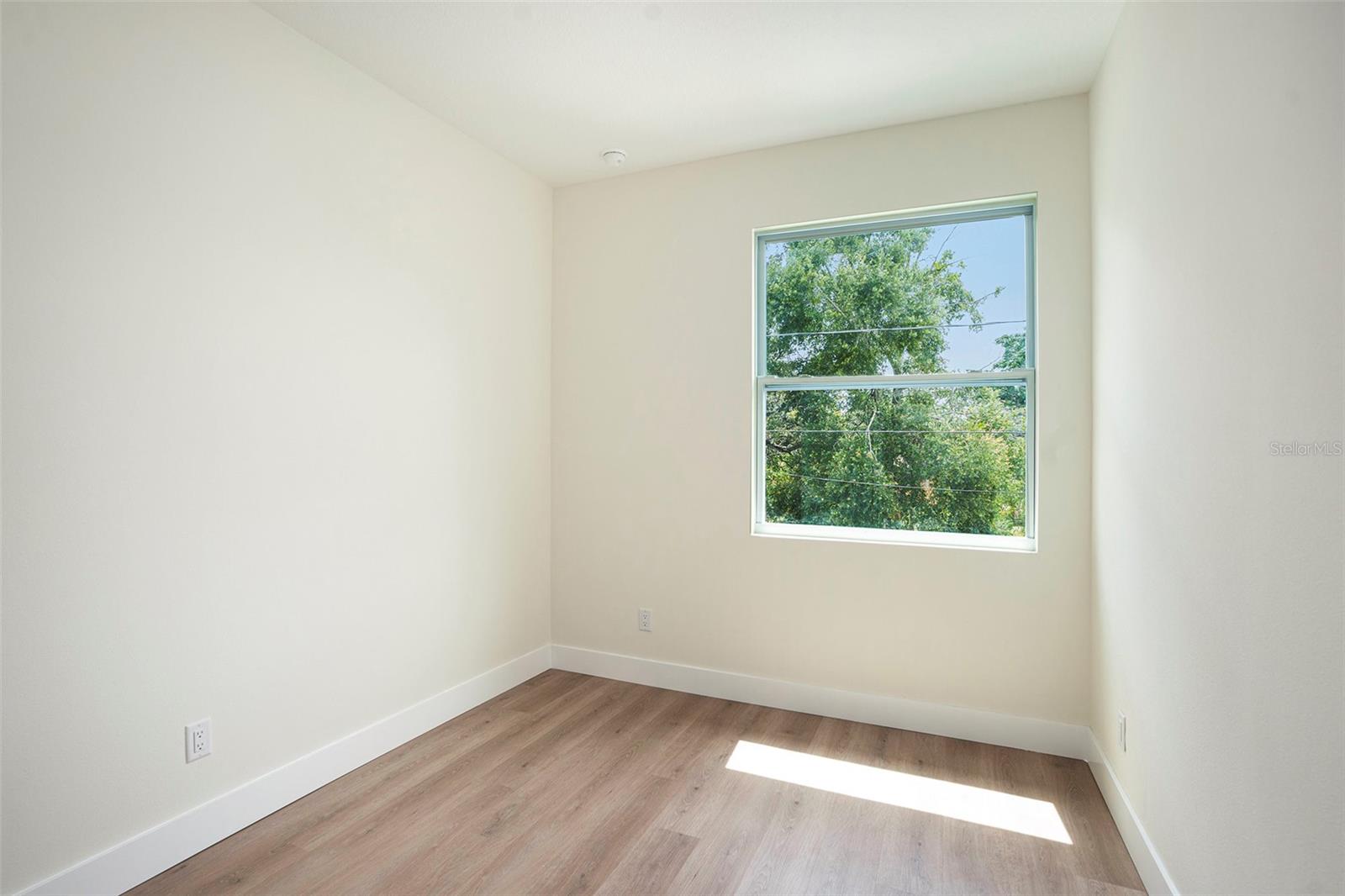 Listing photo id 17 for 3623 54th Street 2