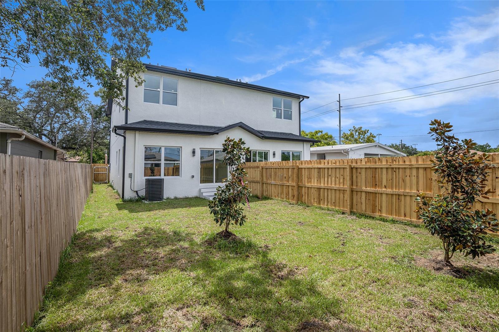 Listing photo id 24 for 3623 54th Street 2