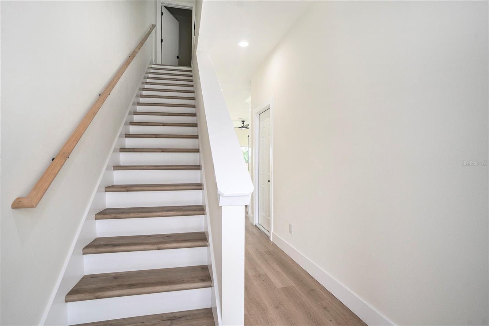 Listing photo id 5 for 3623 54th Street 2