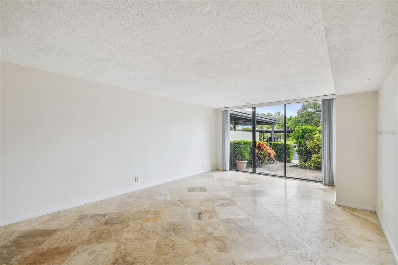 Image 11 of 61 For 100 Oakmont Lane 106