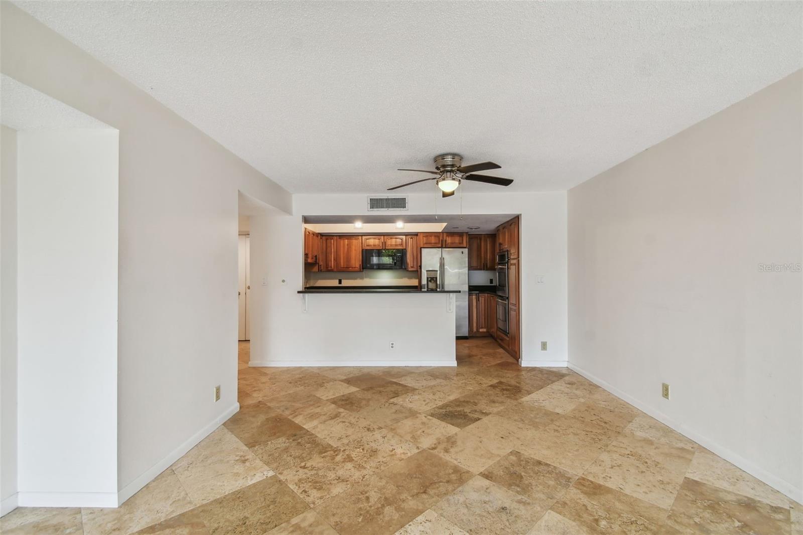 Image 14 of 61 For 100 Oakmont Lane 106