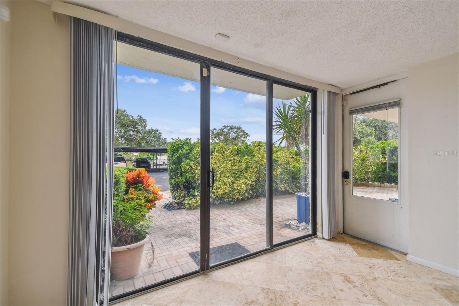 Image 15 of 61 For 100 Oakmont Lane 106