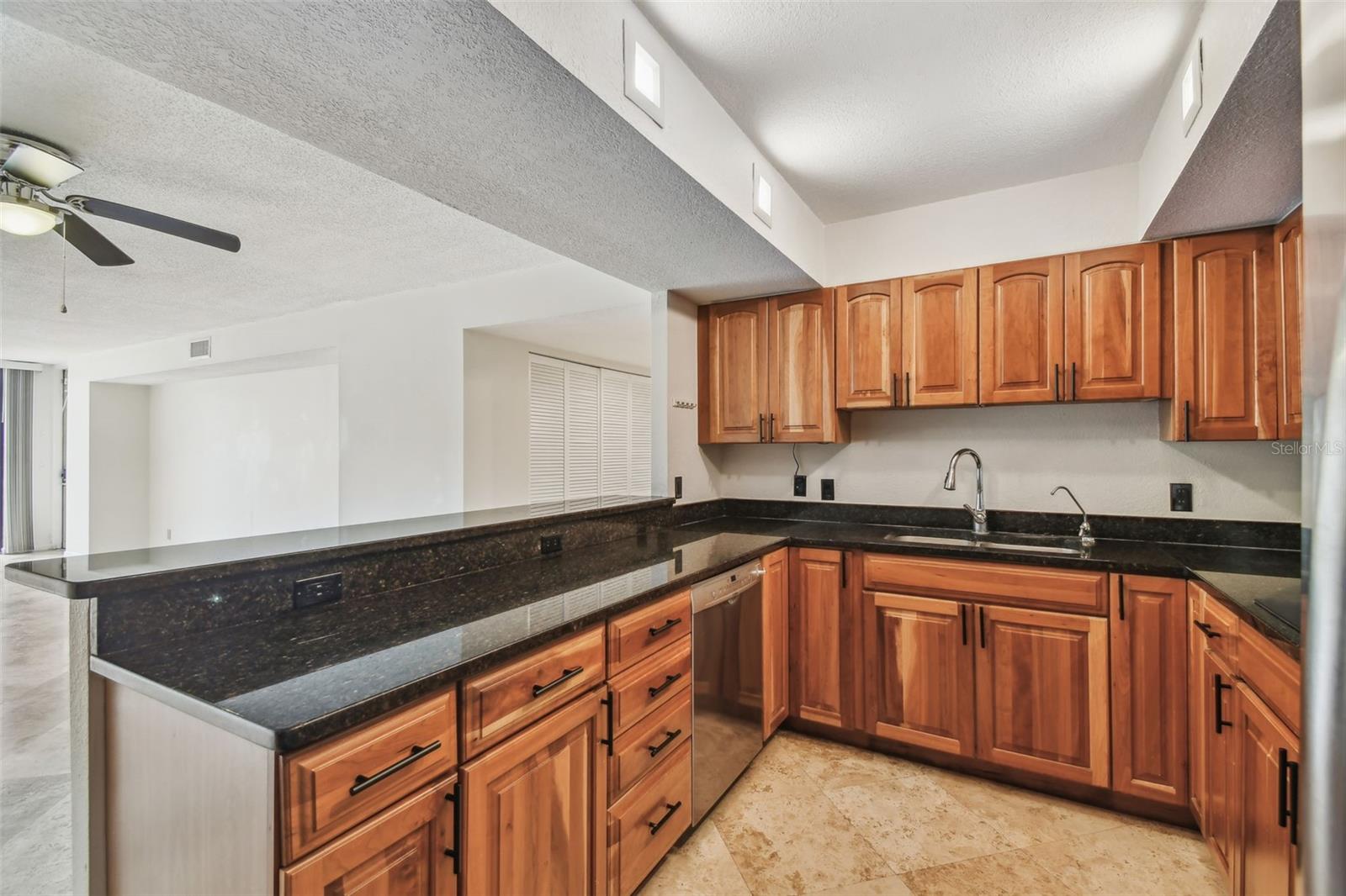 Image 21 of 61 For 100 Oakmont Lane 106