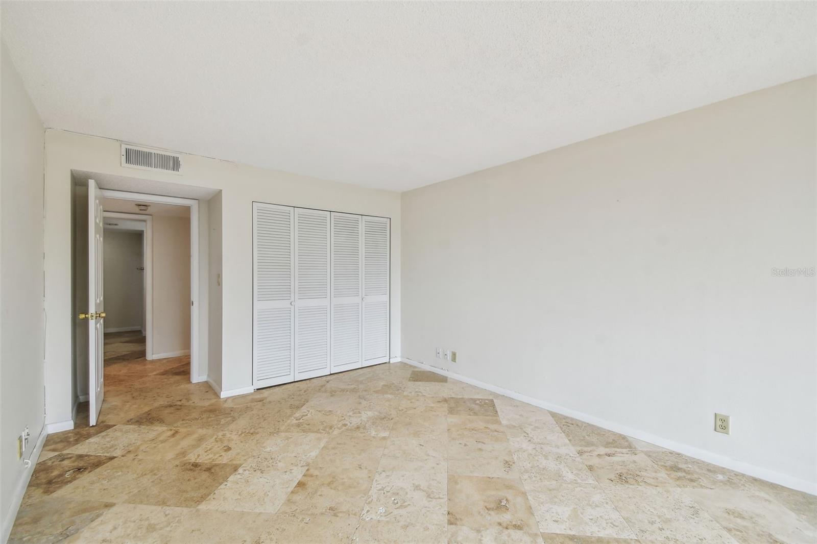 Image 26 of 61 For 100 Oakmont Lane 106