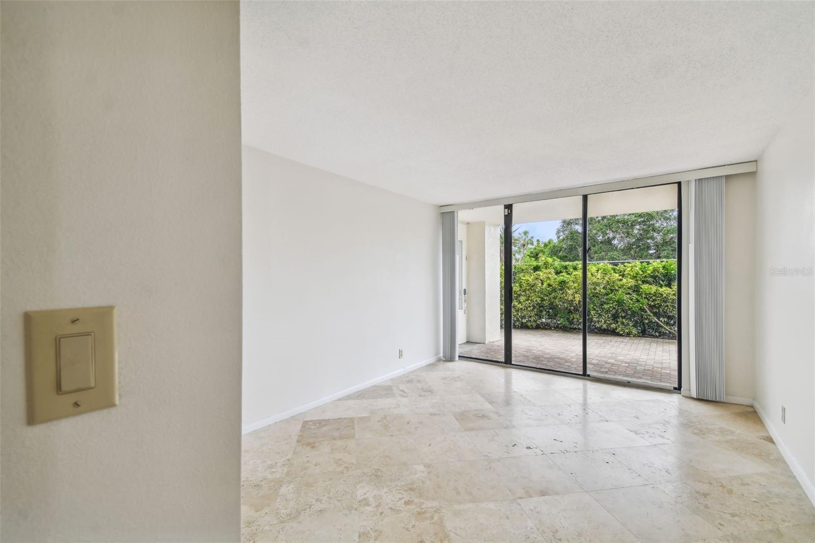 Image 28 of 61 For 100 Oakmont Lane 106