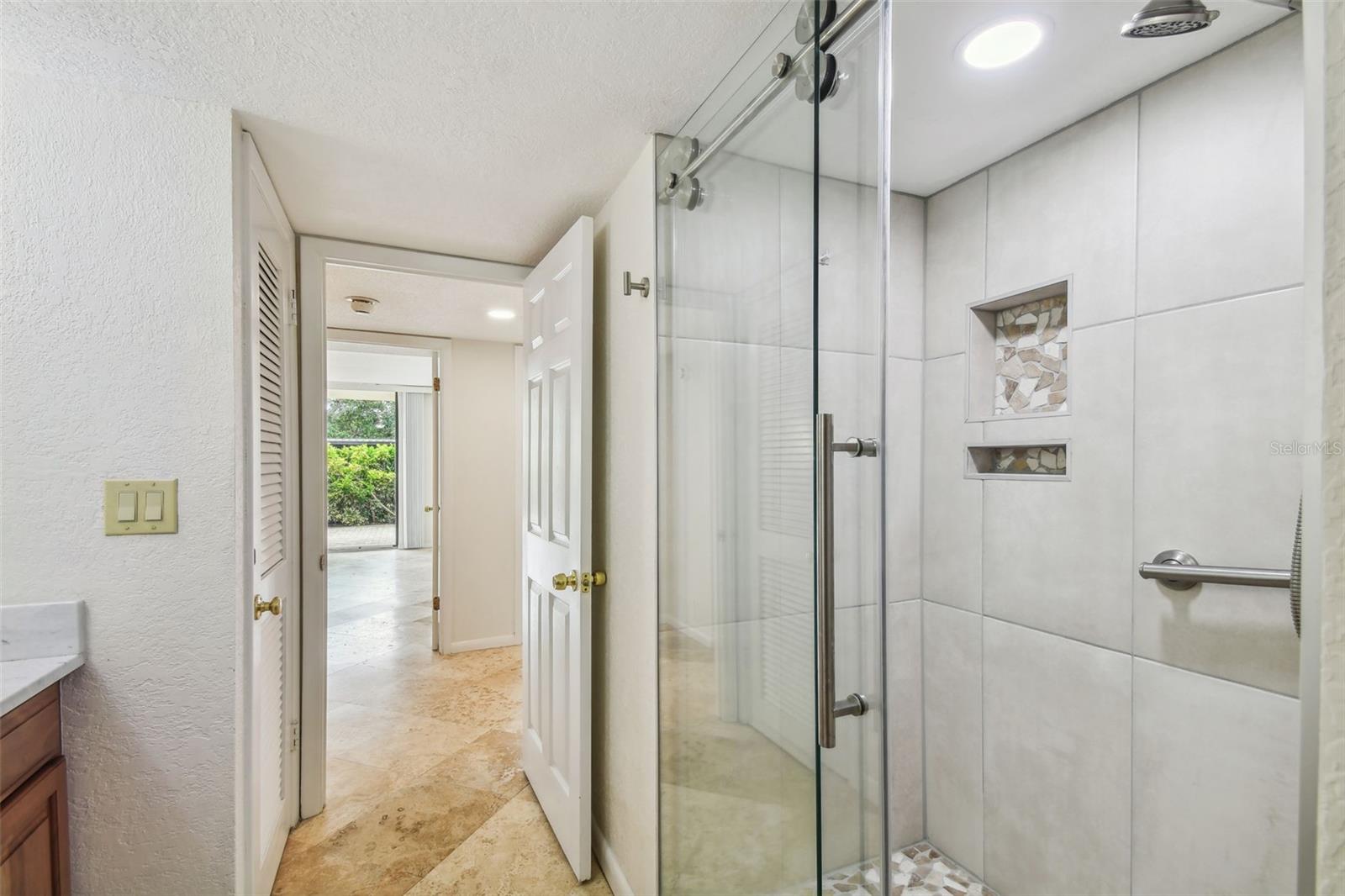 Image 32 of 61 For 100 Oakmont Lane 106