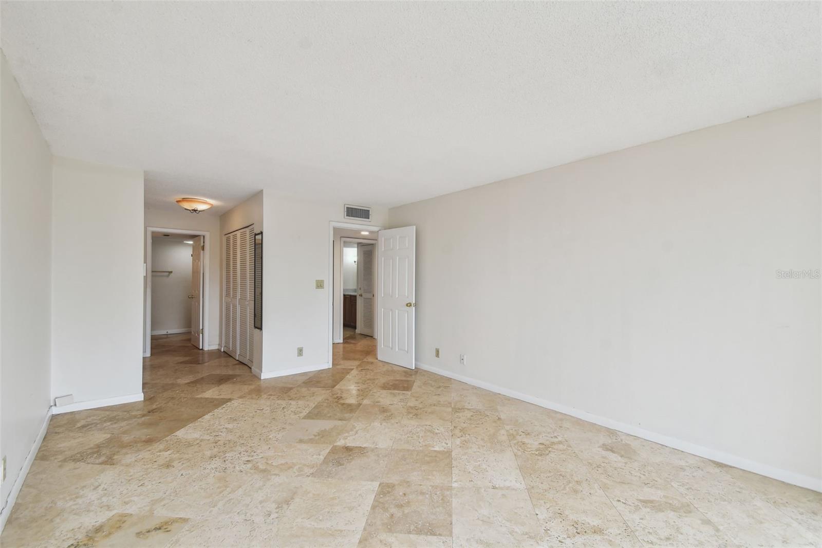 Image 35 of 61 For 100 Oakmont Lane 106