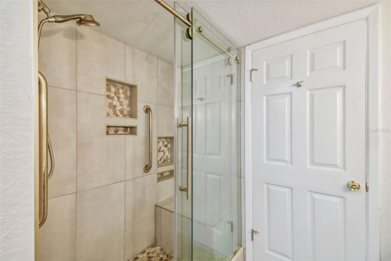 Image 41 of 61 For 100 Oakmont Lane 106