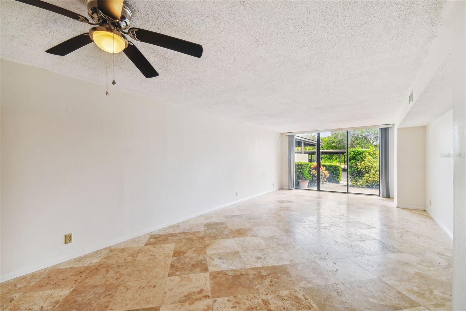 Image 7 of 61 For 100 Oakmont Lane 106