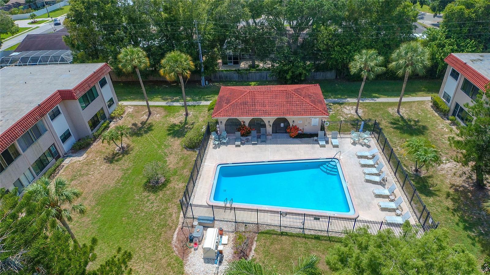 Image 13 of 16 For 1753 Belleair Forest Drive D7