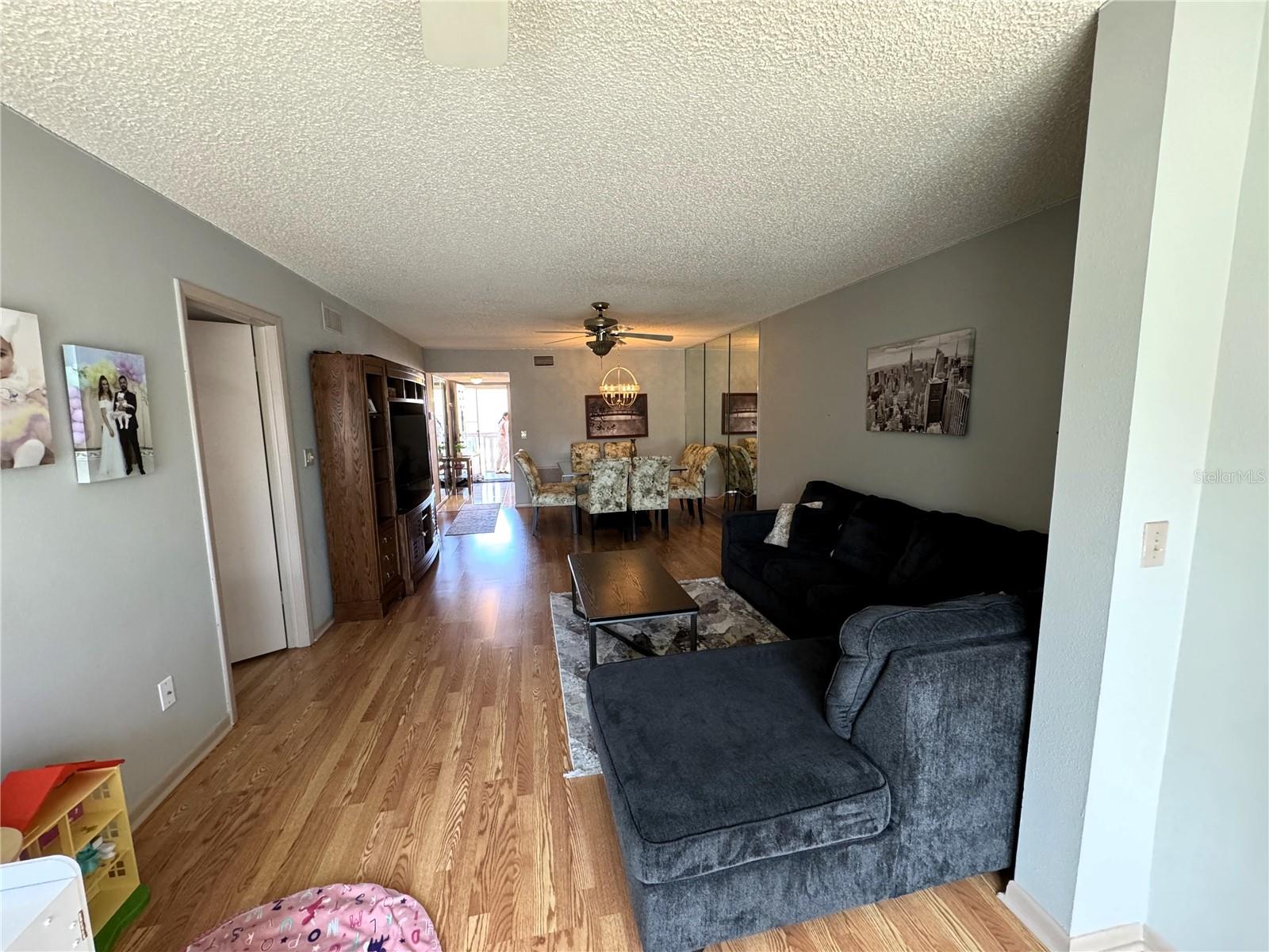 Image 5 of 16 For 1753 Belleair Forest Drive D7