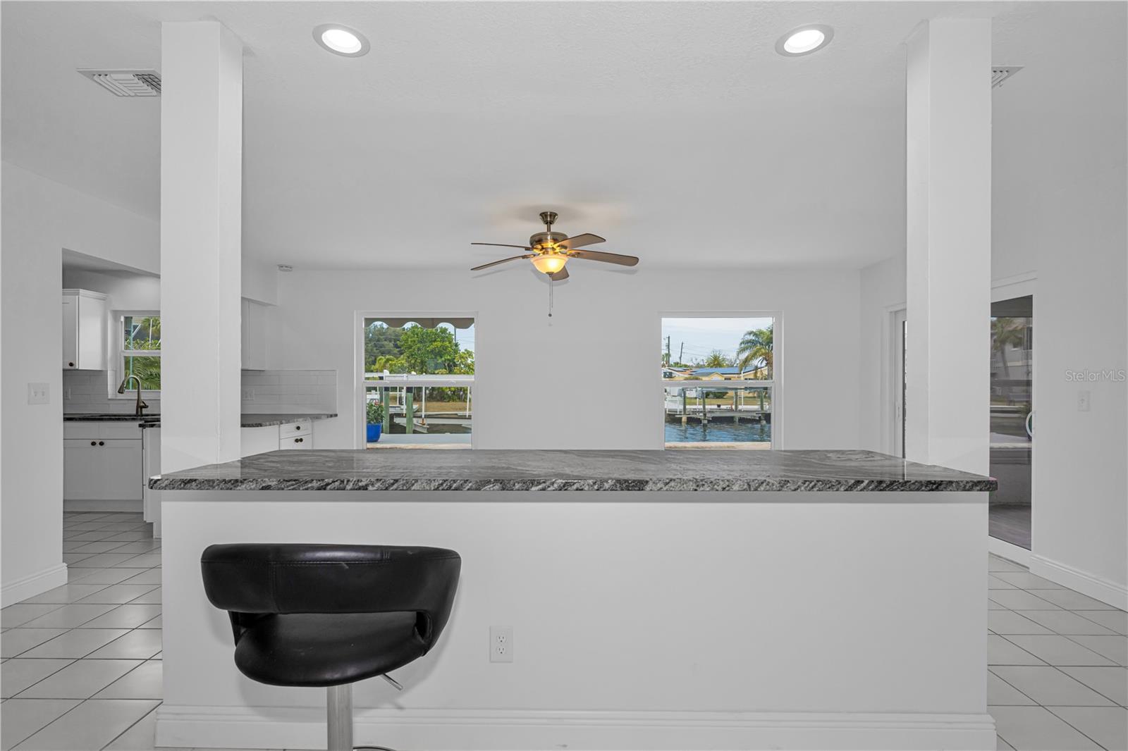 Image 14 of 73 For 4909 Shoreview Court