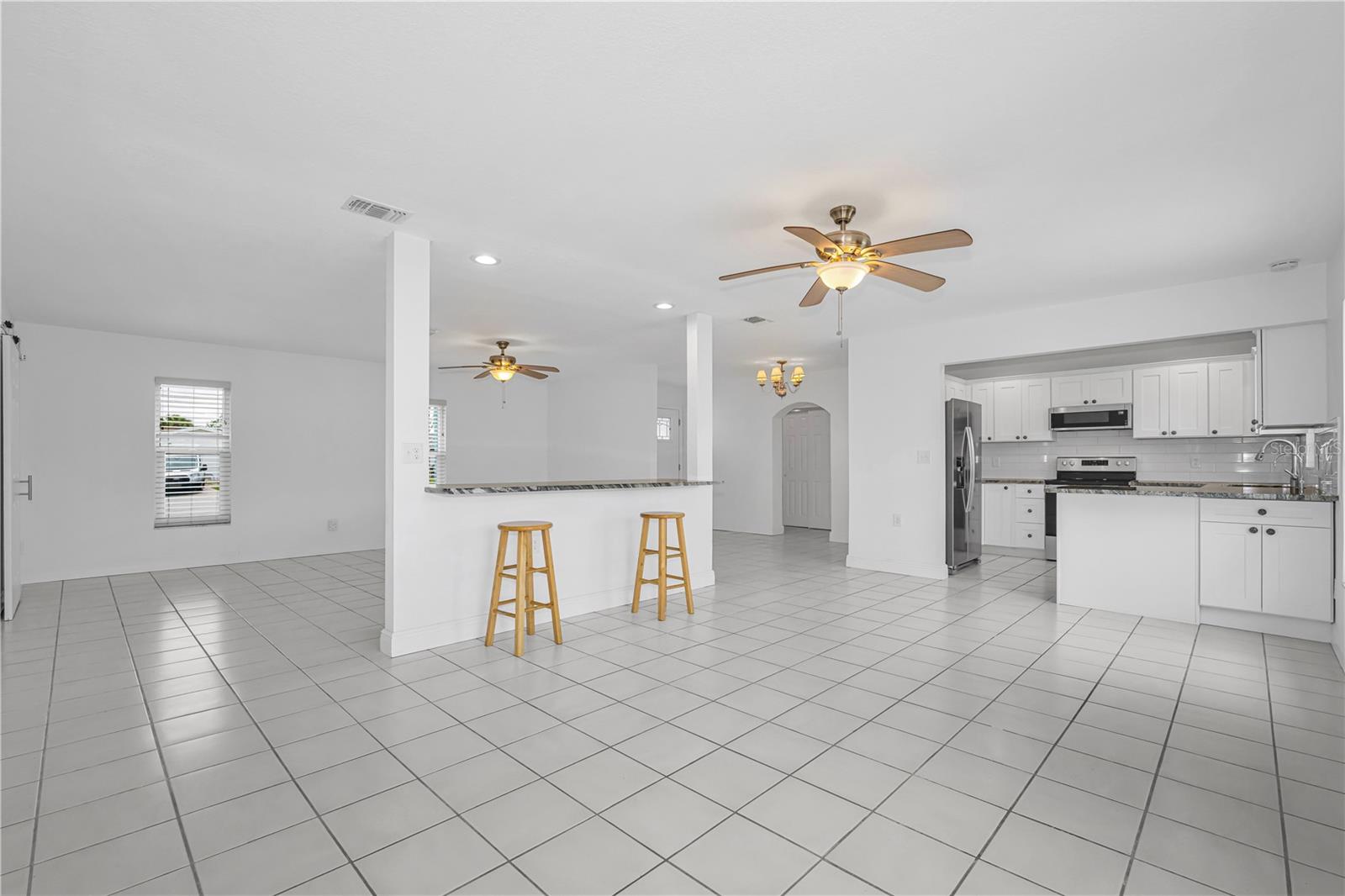 Image 16 of 73 For 4909 Shoreview Court