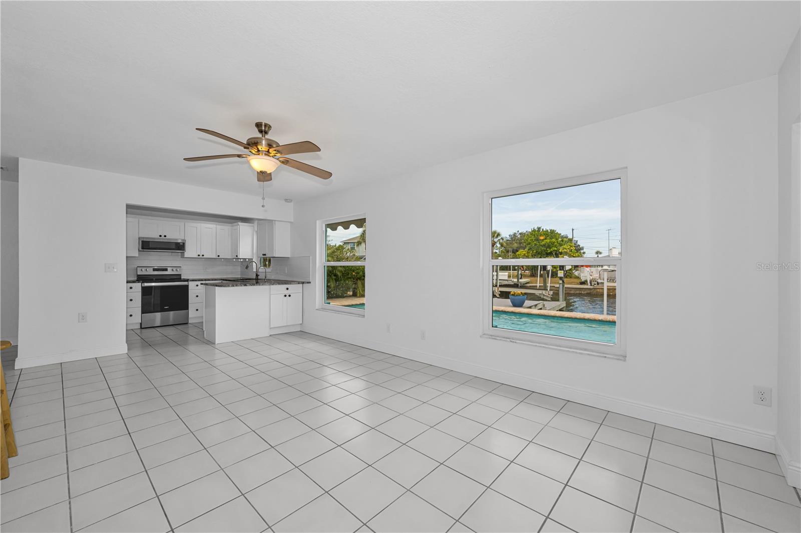 Image 21 of 73 For 4909 Shoreview Court