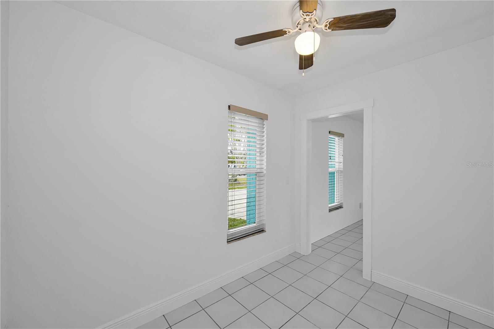 Image 36 of 73 For 4909 Shoreview Court