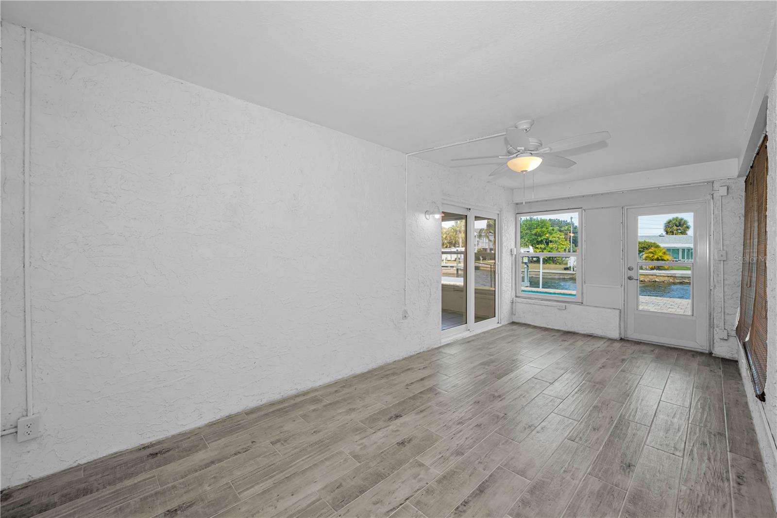 Image 42 of 73 For 4909 Shoreview Court