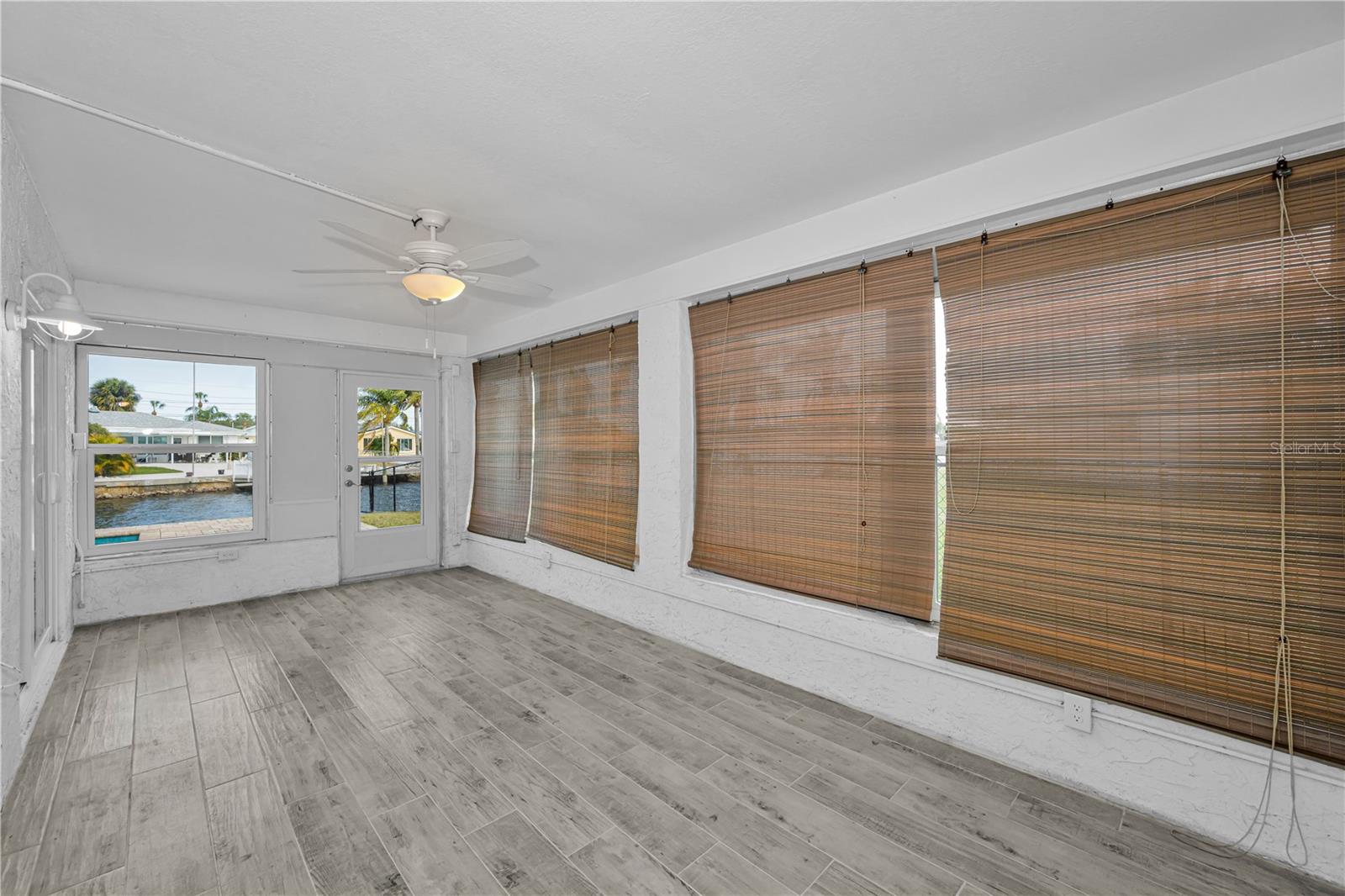 Image 43 of 73 For 4909 Shoreview Court