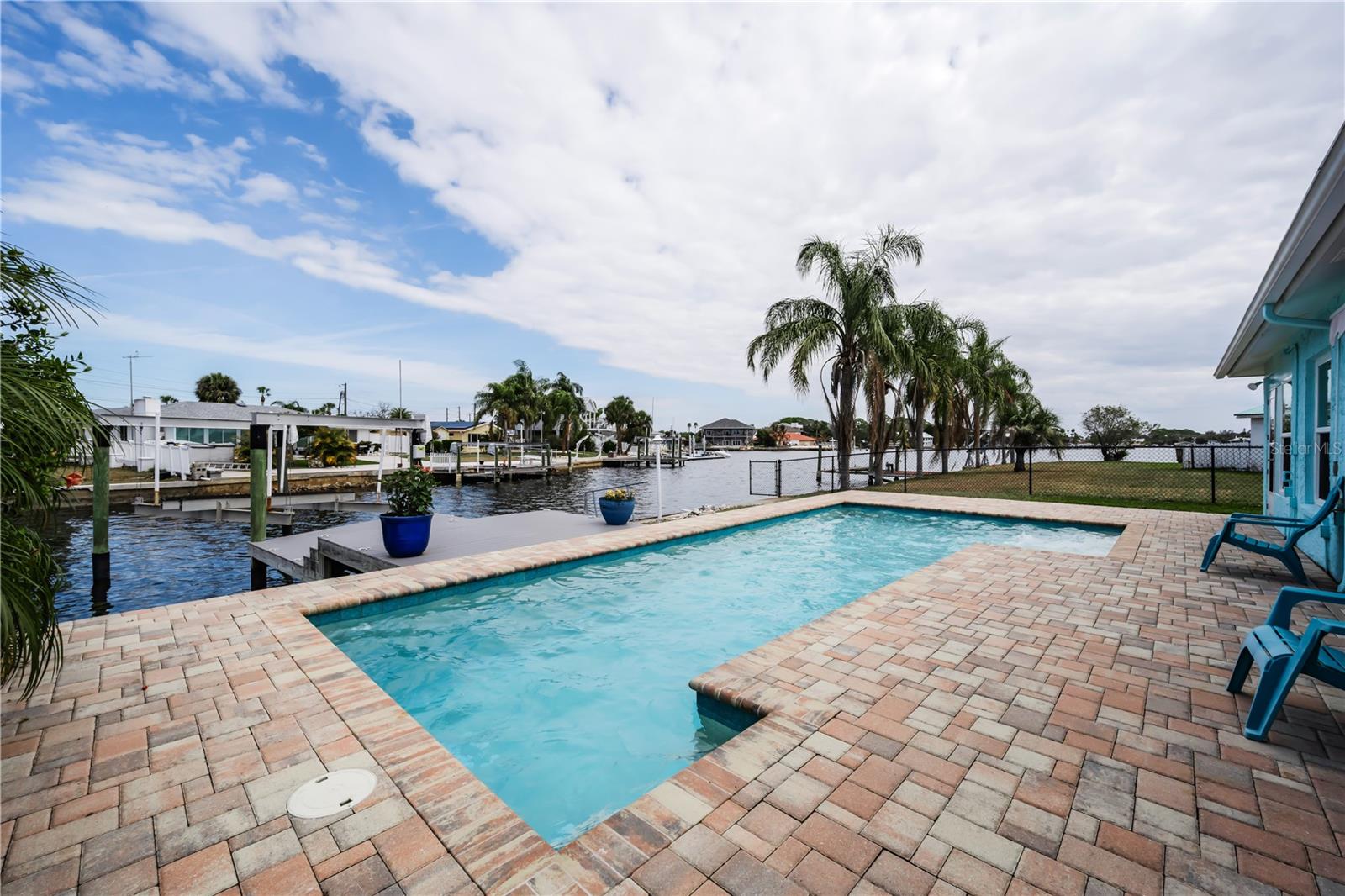 Image 53 of 73 For 4909 Shoreview Court