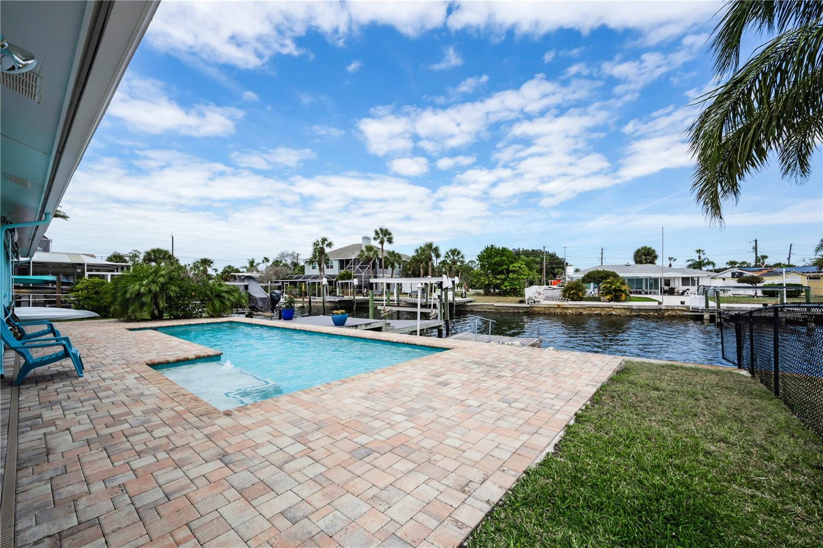 Image 54 of 73 For 4909 Shoreview Court