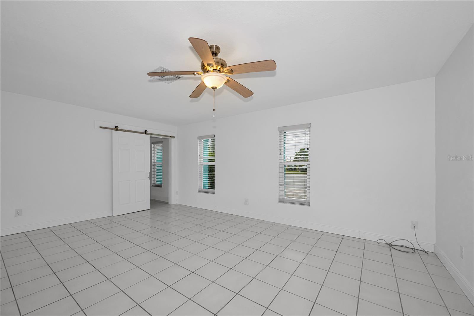 Image 8 of 73 For 4909 Shoreview Court