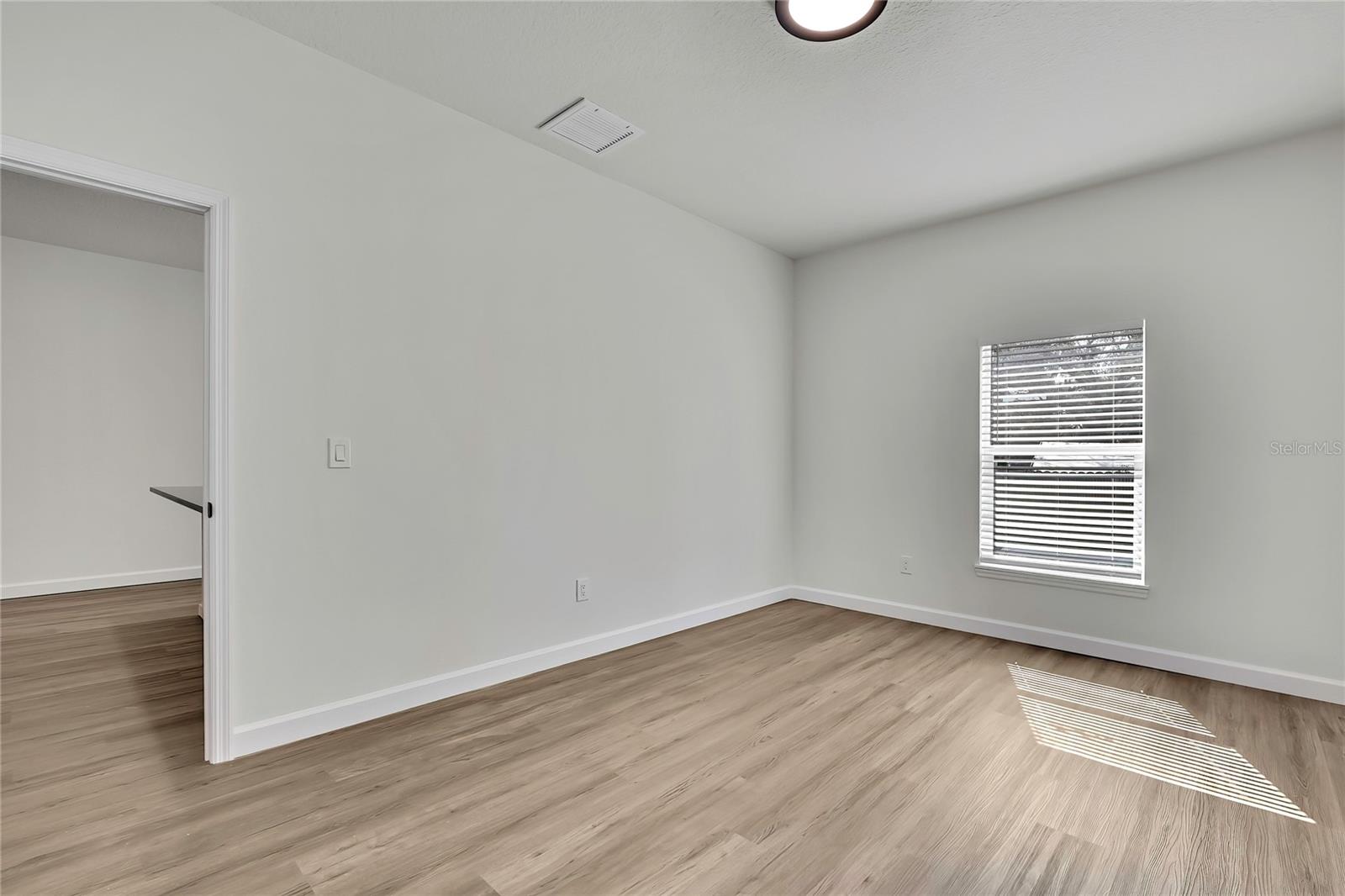 Image 21 of 46 For 507 Baker  