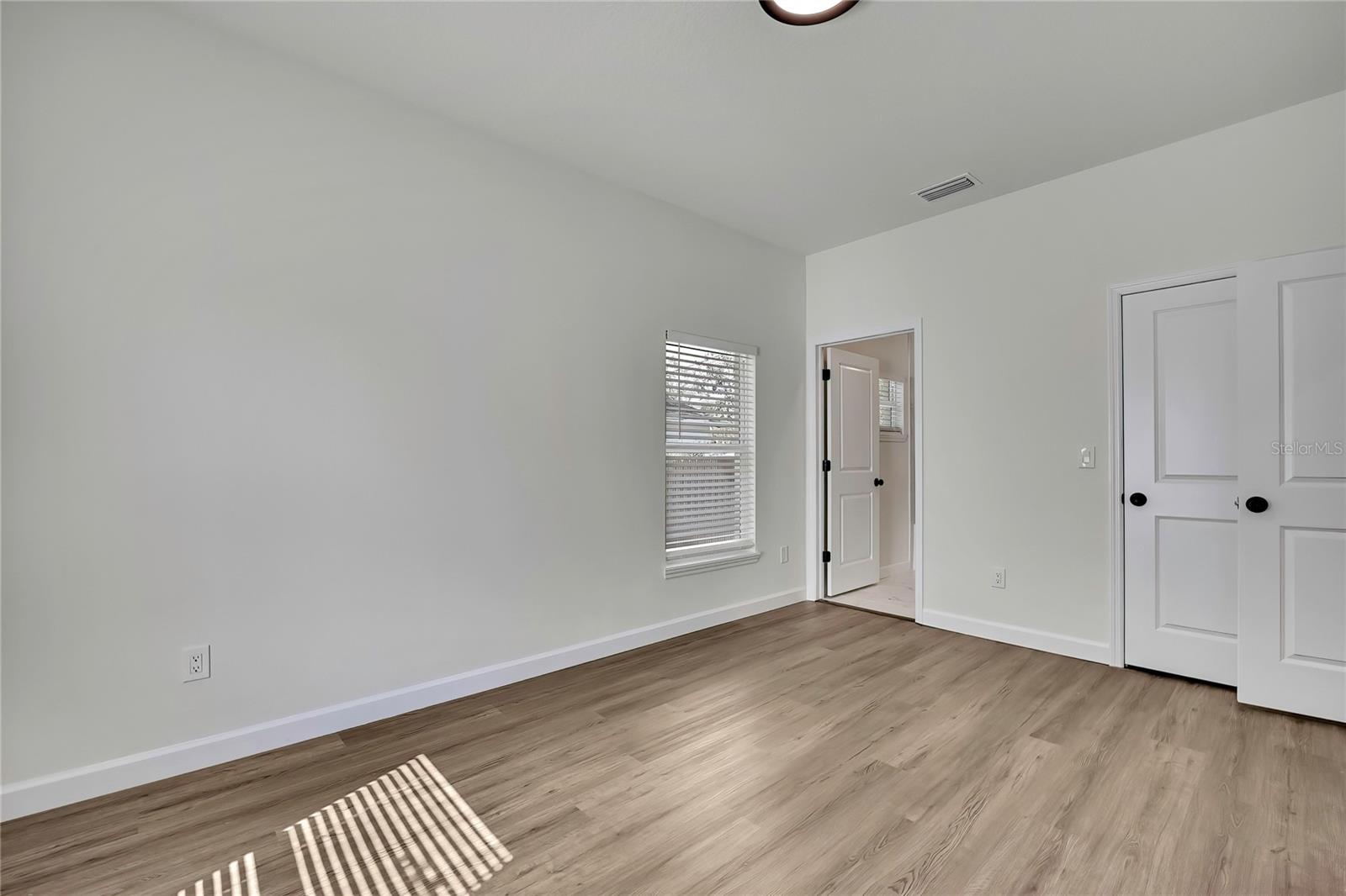 Image 24 of 46 For 507 Baker  