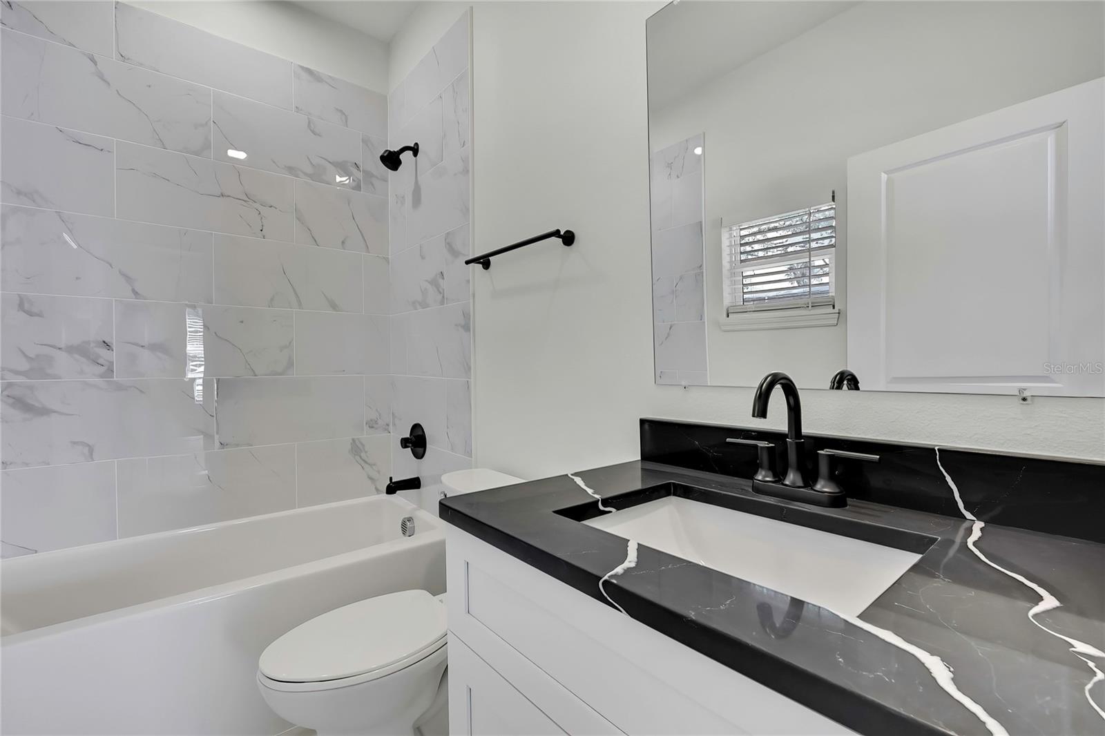 Image 33 of 46 For 507 Baker  