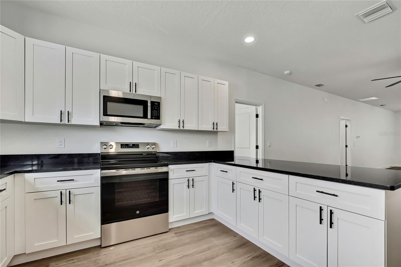 Image 6 of 46 For 507 Baker  