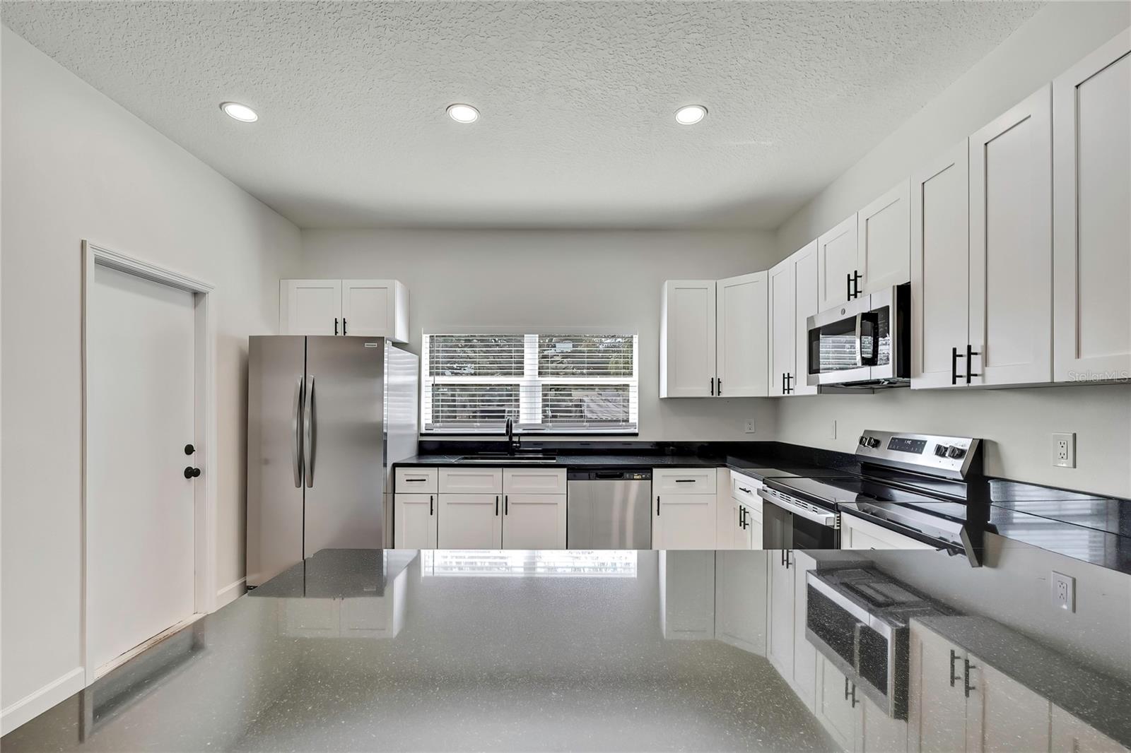 Image 8 of 46 For 507 Baker  