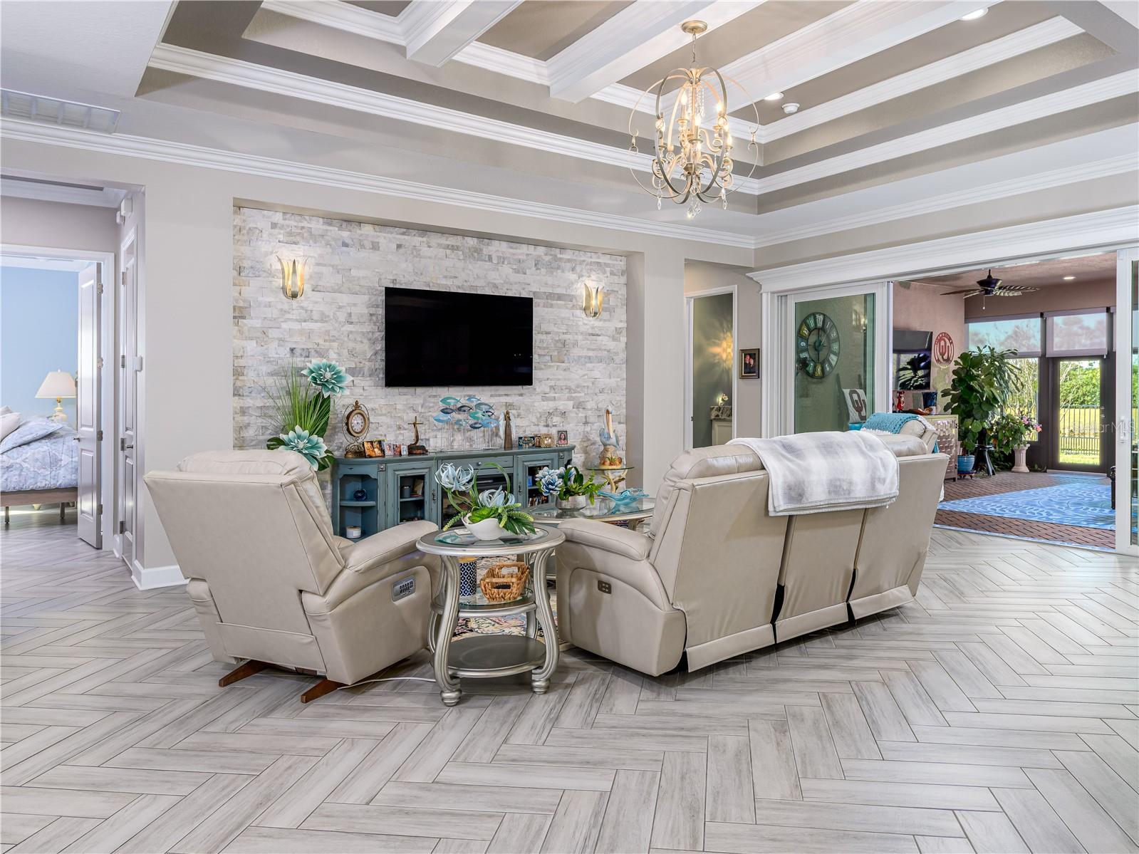 Image 11 of 80 For 15303 Valencia Del Sol Street