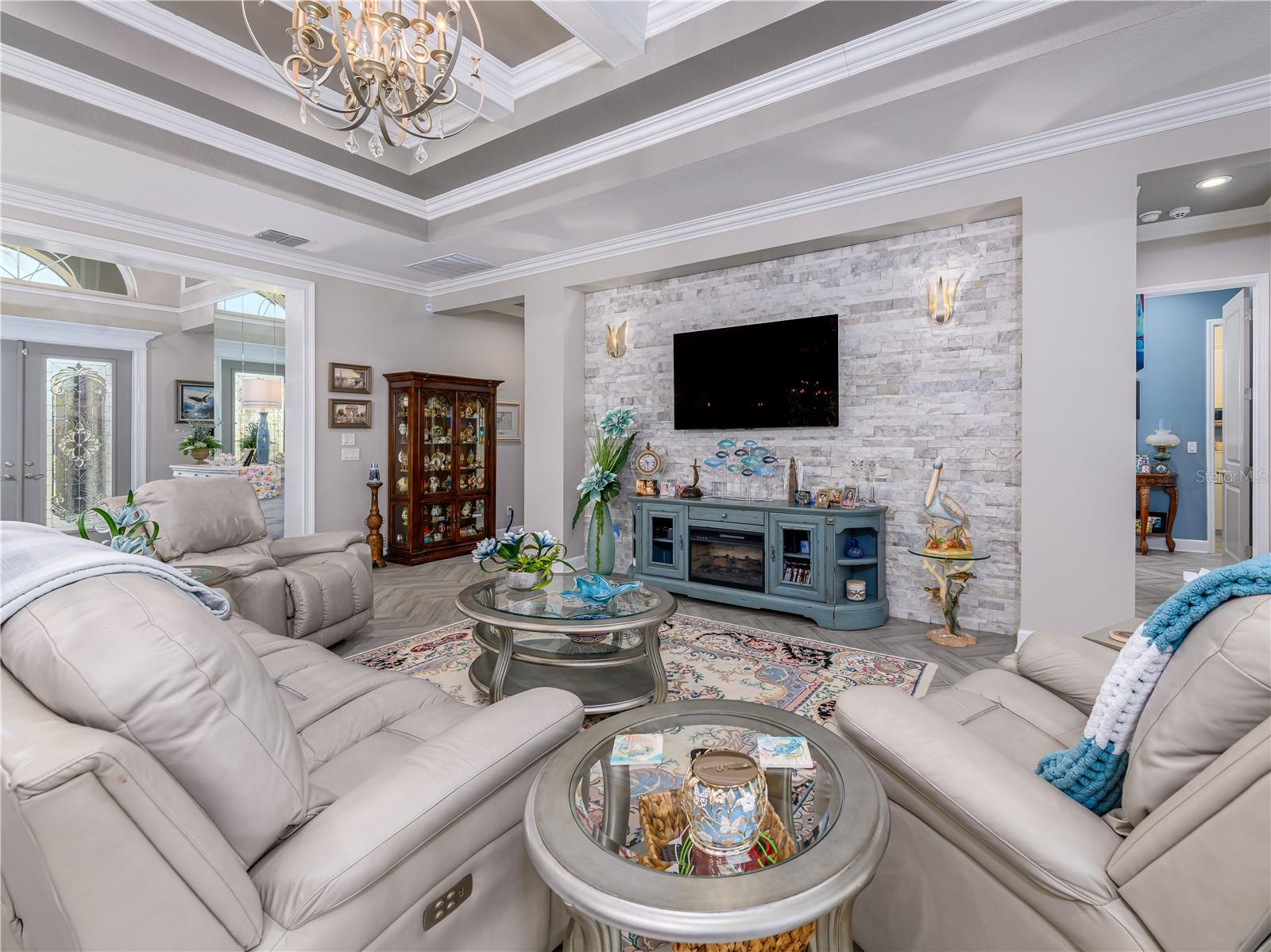 Image 8 of 80 For 15303 Valencia Del Sol Street