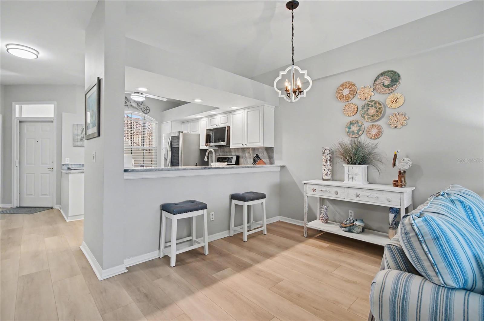 Image 11 of 32 For 206 Newport Drive 803