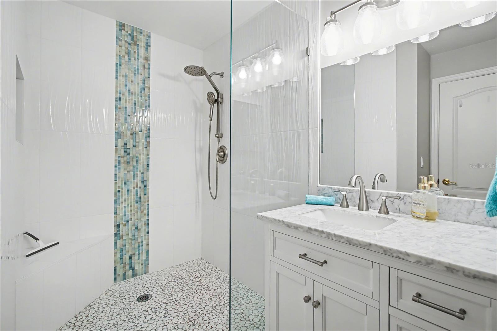 Image 15 of 32 For 206 Newport Drive 803