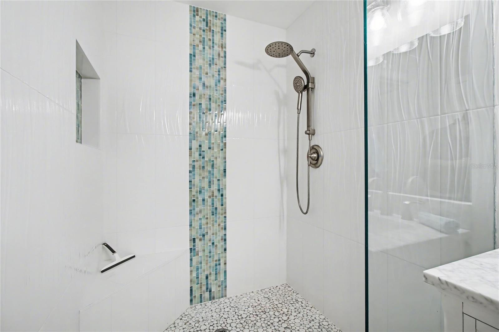 Image 17 of 32 For 206 Newport Drive 803