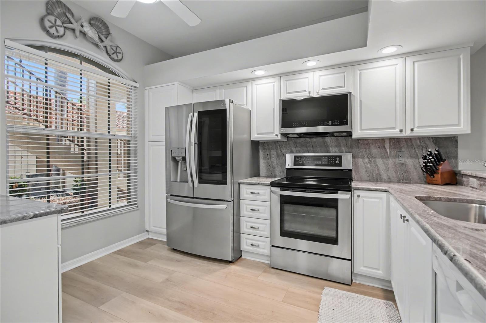 Image 7 of 32 For 206 Newport Drive 803