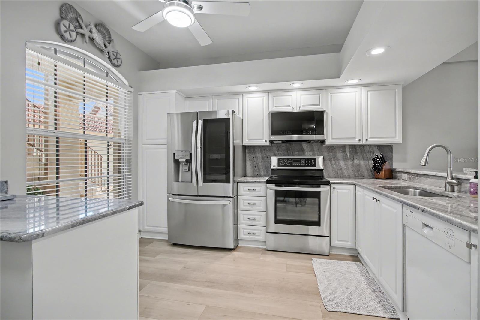 Image 9 of 32 For 206 Newport Drive 803