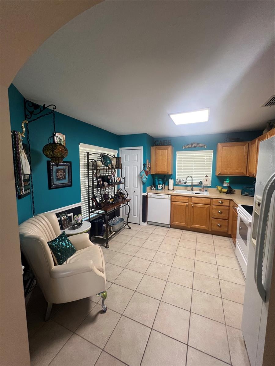 Image 5 of 40 For 3363 Livingston Way