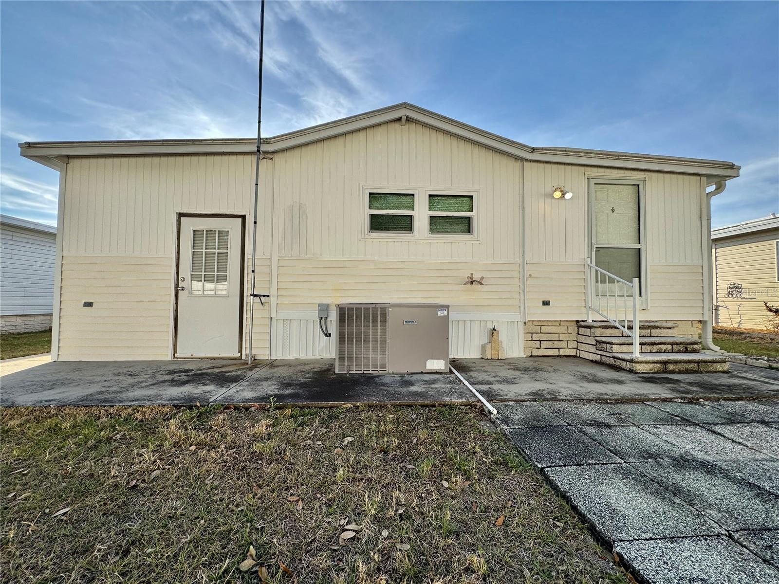 Image 4 of 38 For 4920 Britni Way 074