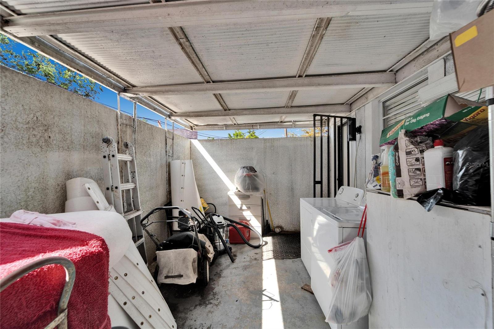 Listing photo id 12 for 126 Ridgewood Avenue