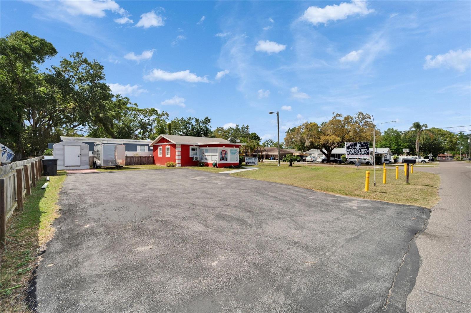 Listing photo id 20 for 126 Ridgewood Avenue