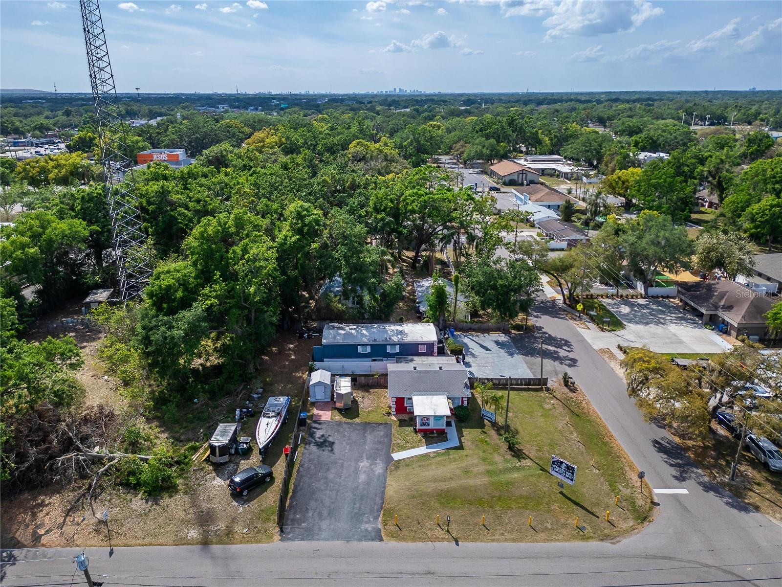 Listing photo id 2 for 126 Ridgewood Avenue