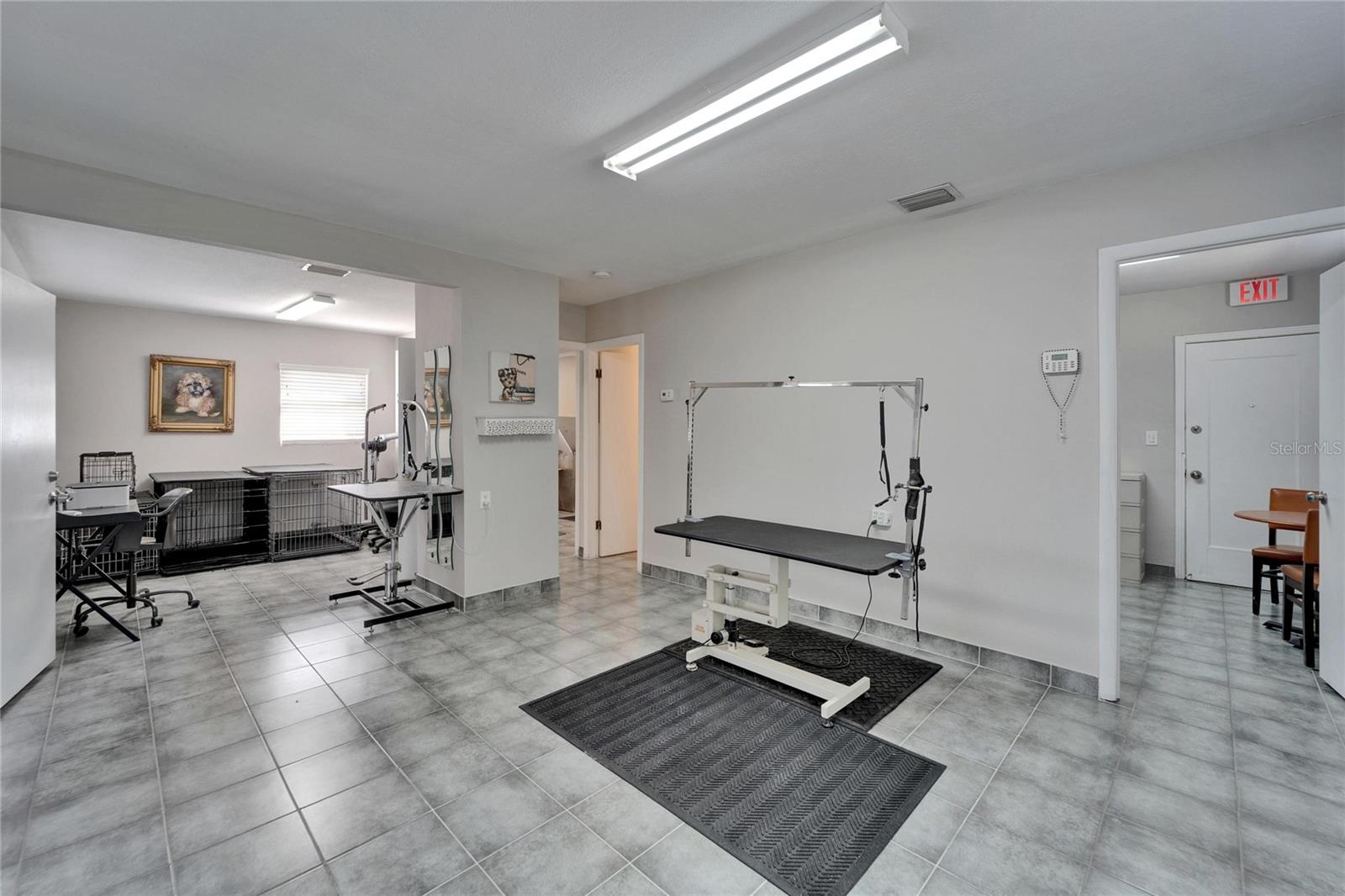 Listing photo id 4 for 126 Ridgewood Avenue