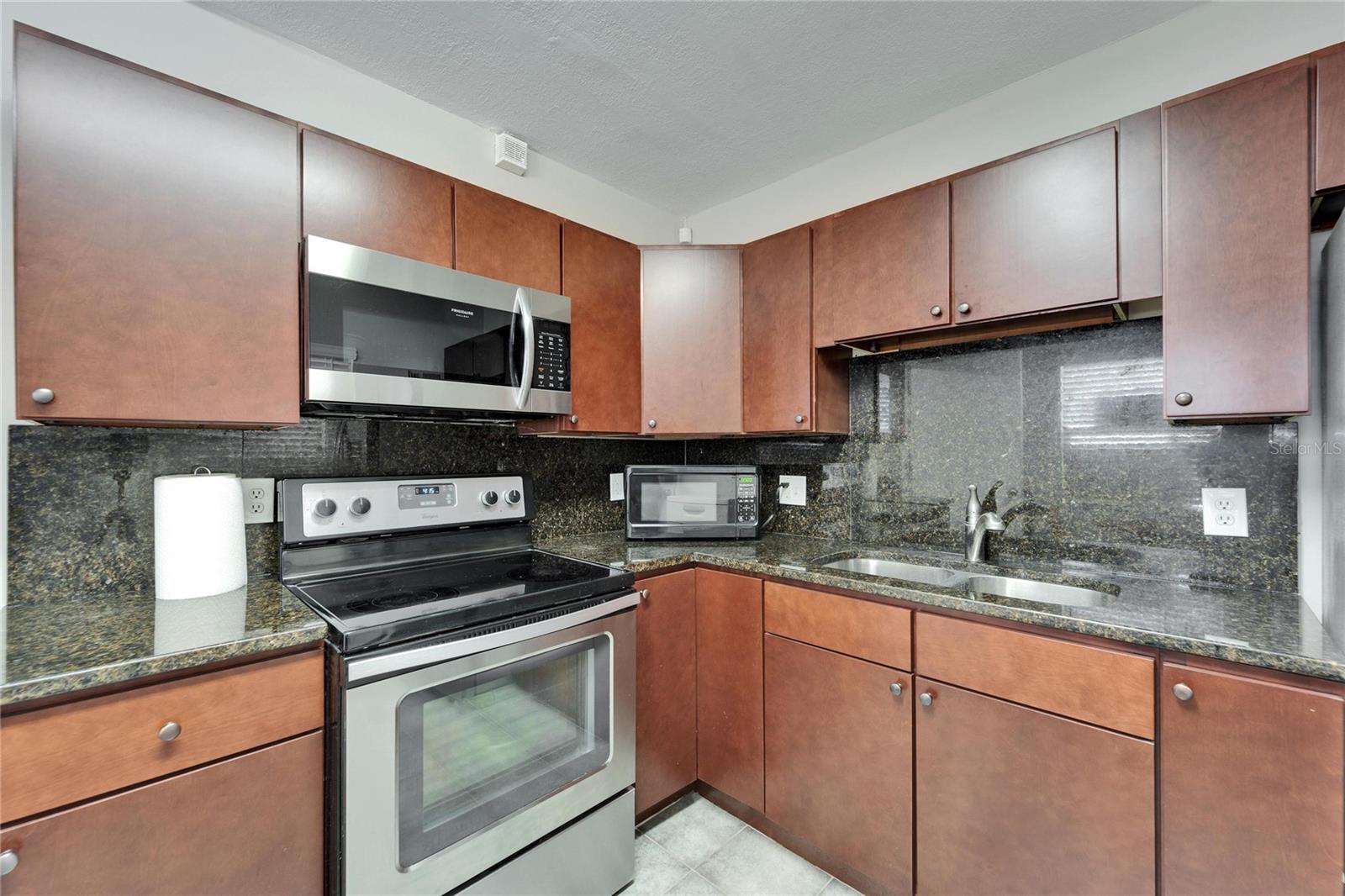 Listing photo id 63 for 126 Ridgewood Avenue