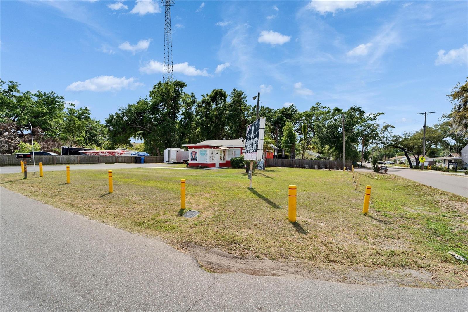 Listing photo id 77 for 126 Ridgewood Avenue