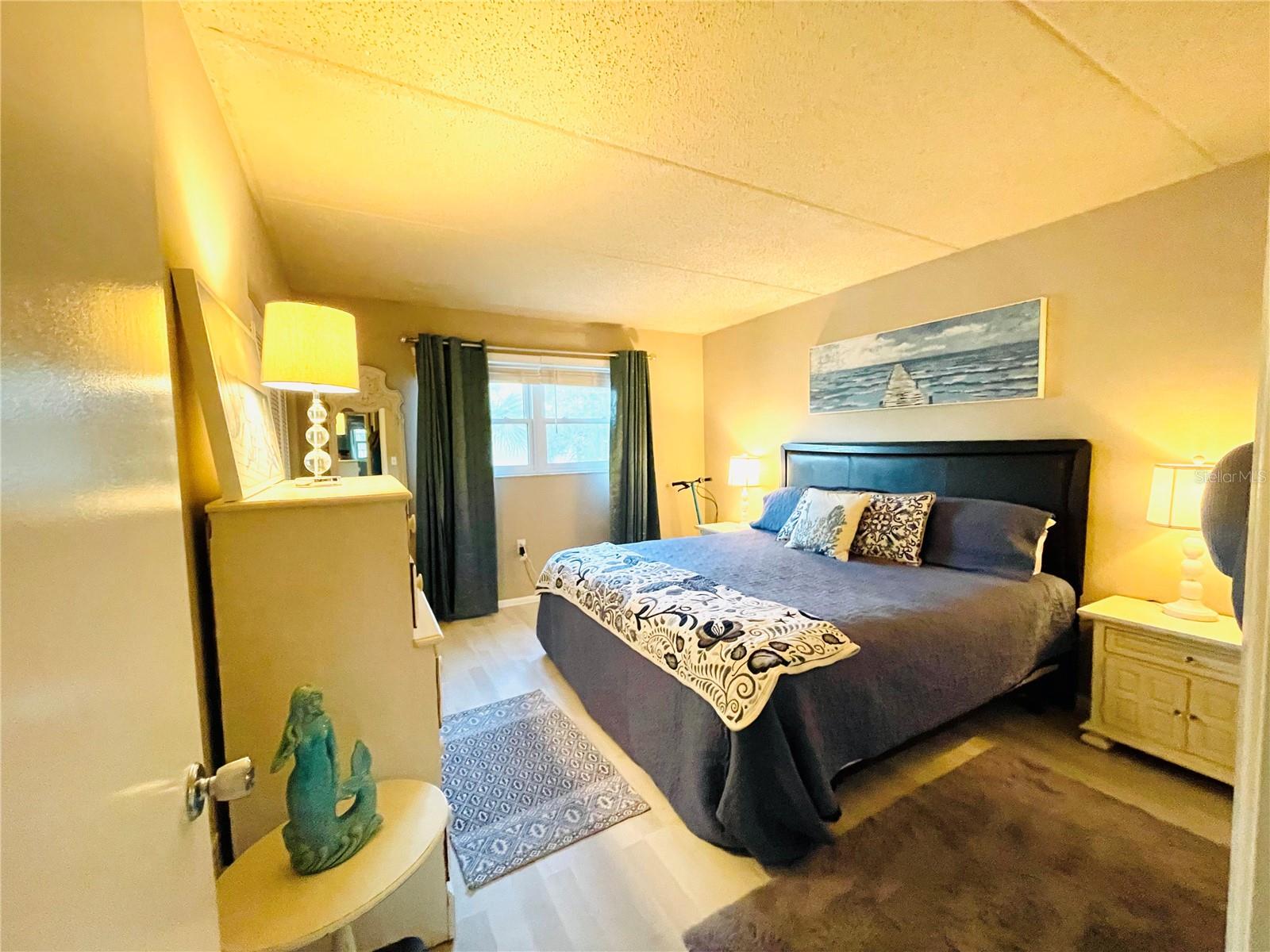 Image 10 of 27 For 920 Virginia Street 303