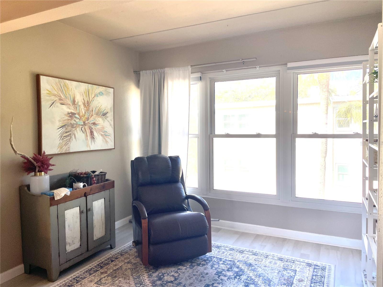 Image 18 of 27 For 920 Virginia Street 303